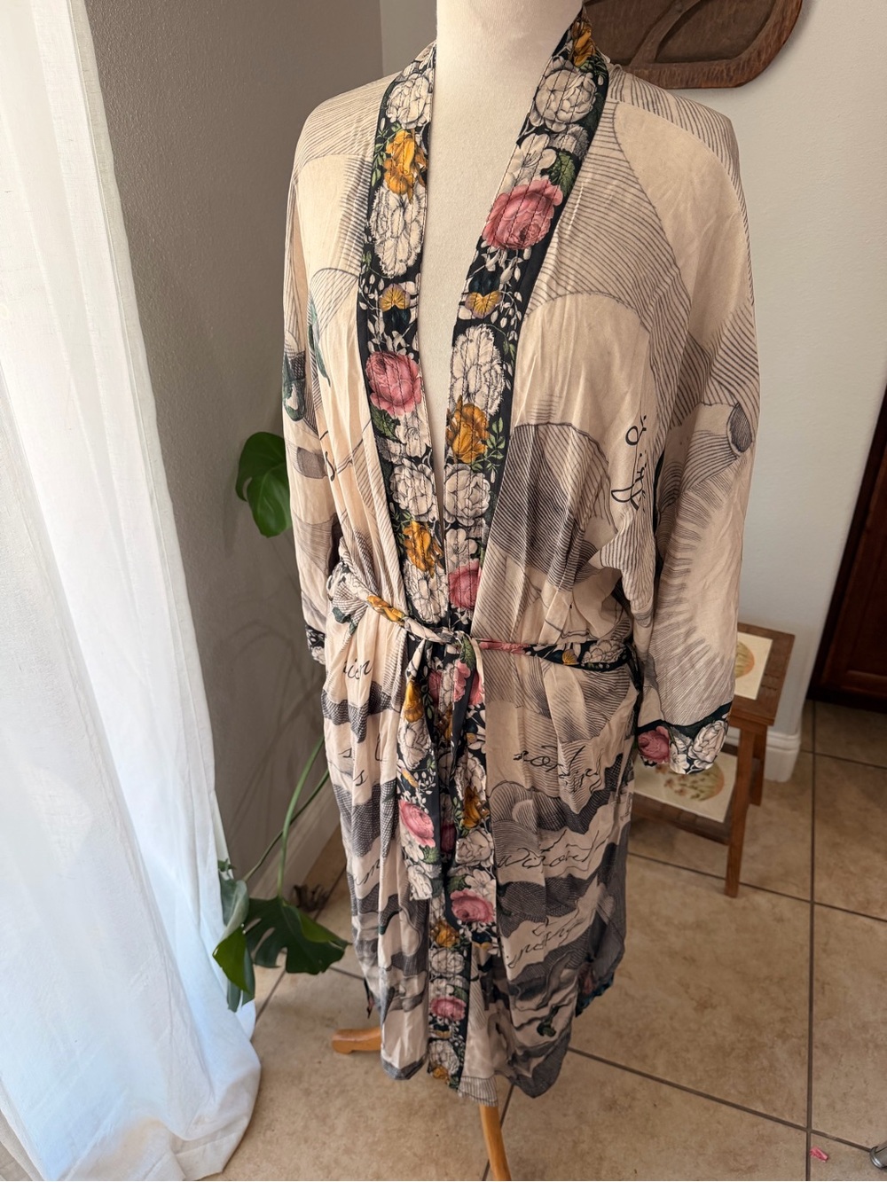 Market of Stars Floral Hand Print Kimono Robe Duster NWT - Picture 2 of 5